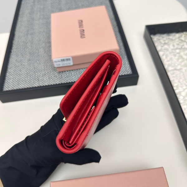 超激安ブランド財布偽物内部構造